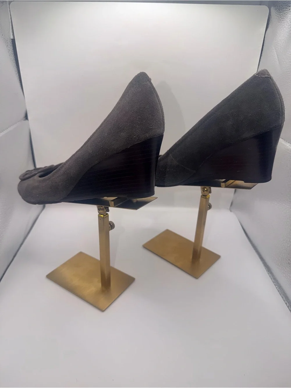 Tory Burch Charcoal Brown/Suede Logo Round-Toe Pump